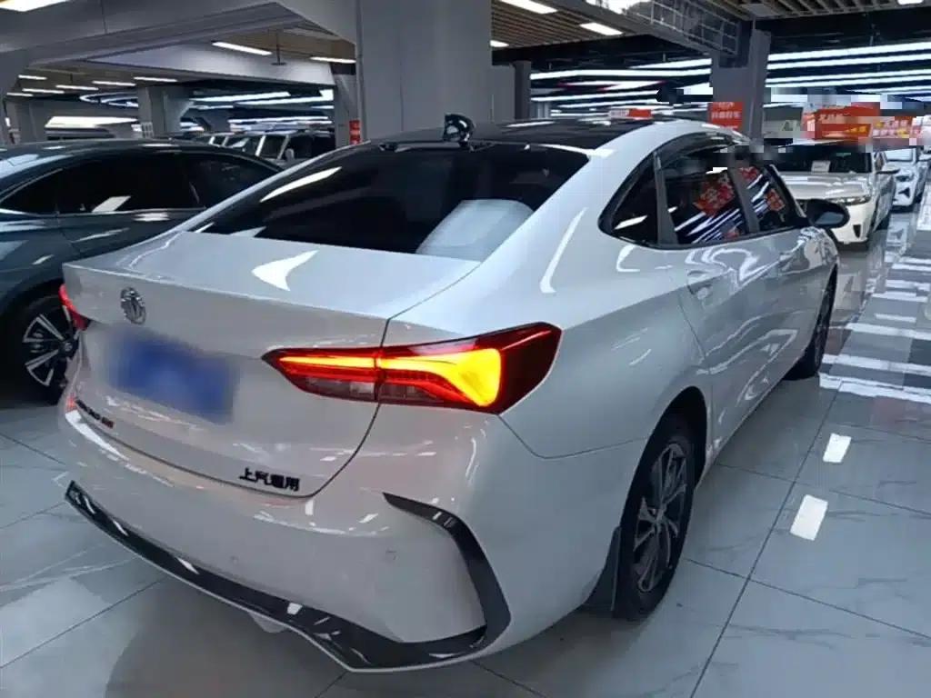 2023 Buick Verano Pro GS Hunter Edition — миниатюра 7