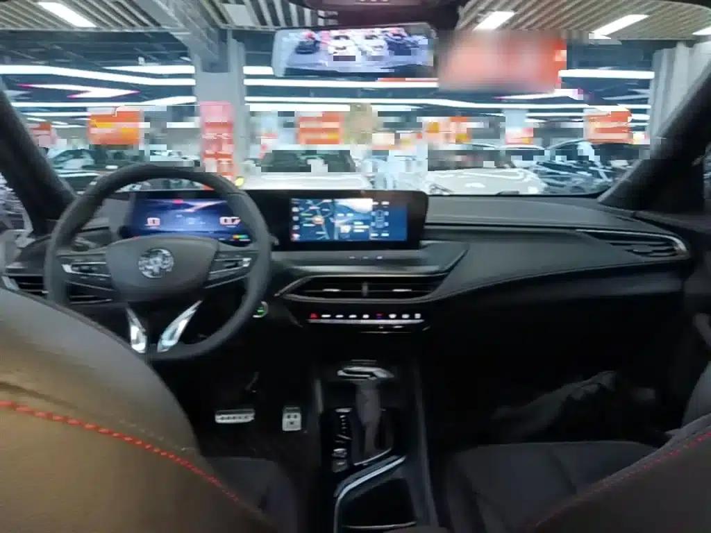 2023 Buick Verano Pro GS Hunter Edition — миниатюра 10