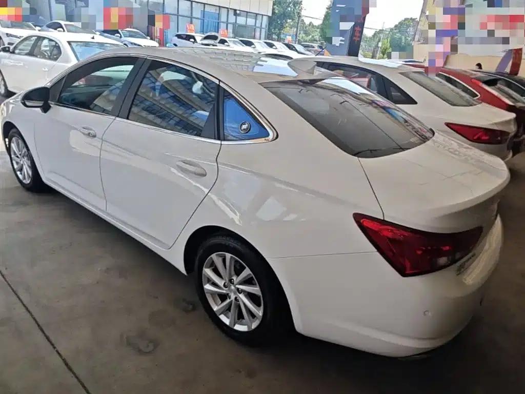 Buick Verano 2018 Sedan 15S Automatic Leading Edition — миниатюра 5