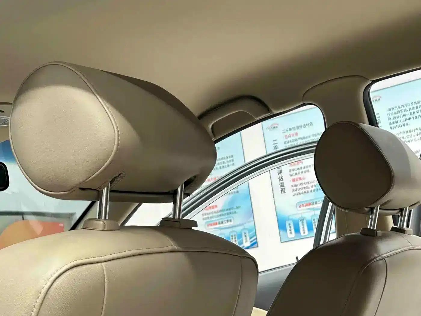 Buick Excelle 2013 1.5L Automatic Classic — миниатюра 12