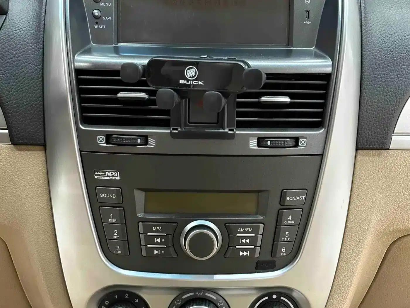 Buick Excelle 2013 1.5L Automatic Classic — миниатюра 13
