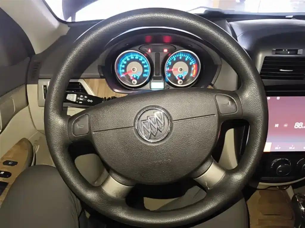 Buick Excelle 2015 1.5L Automatic Classic — миниатюра 11