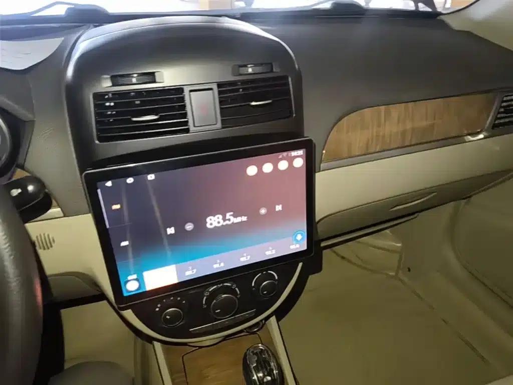 Buick Excelle 2015 1.5L Automatic Classic — миниатюра 13