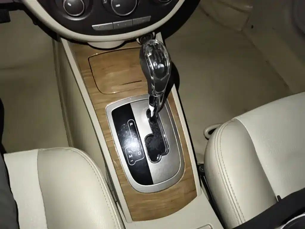 Buick Excelle 2015 1.5L Automatic Classic — миниатюра 14