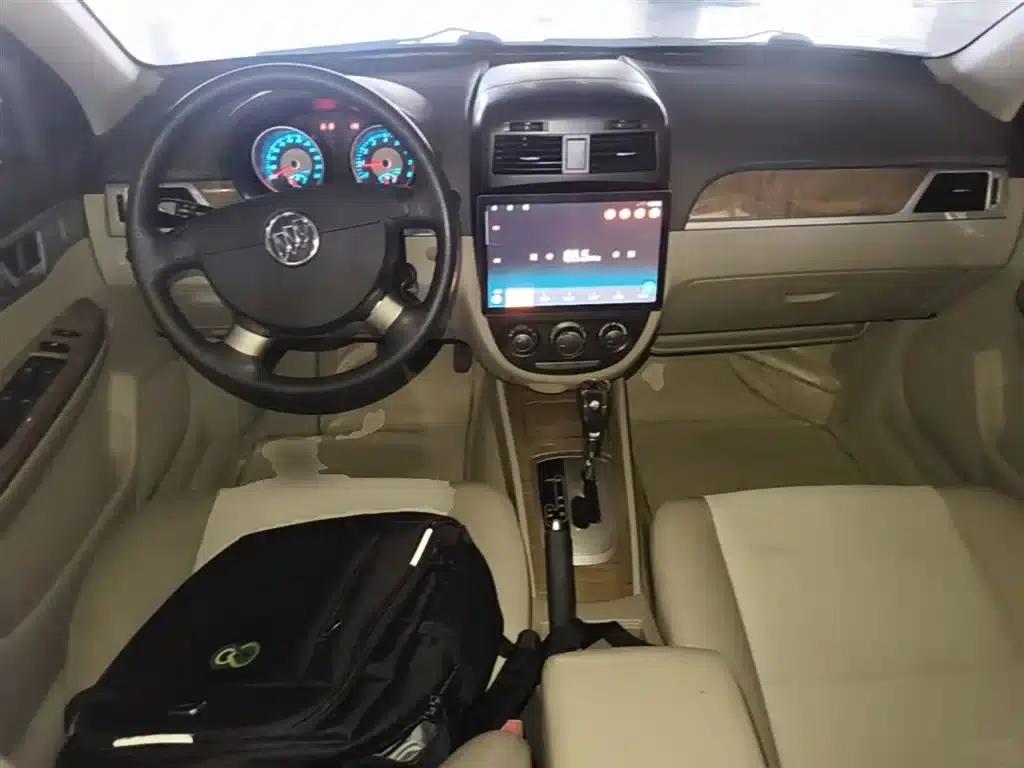 Buick Excelle 2015 1.5L Automatic Classic — миниатюра 10