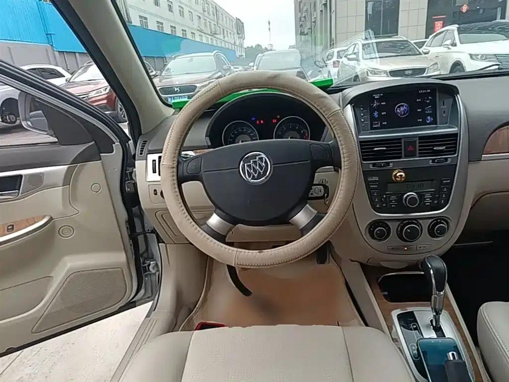 Buick Excelle 2015 1.5L Automatic Classic — миниатюра 11