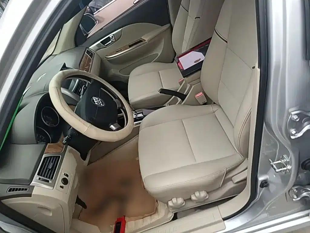 Buick Excelle 2015 1.5L Automatic Classic — миниатюра 15