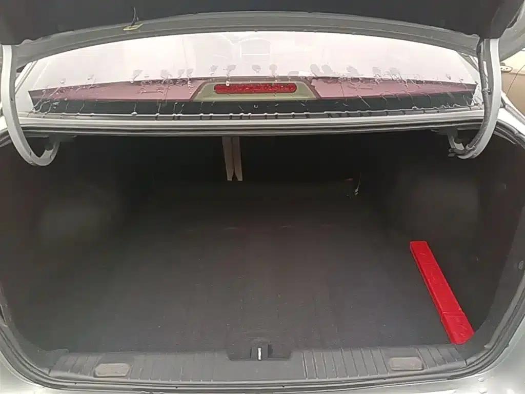 Buick Excelle 2015 1.5L Automatic Classic — миниатюра 19