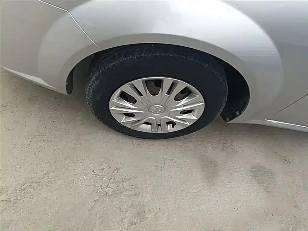 Buick Excelle 2015 1.5L Automatic Classic — миниатюра 23