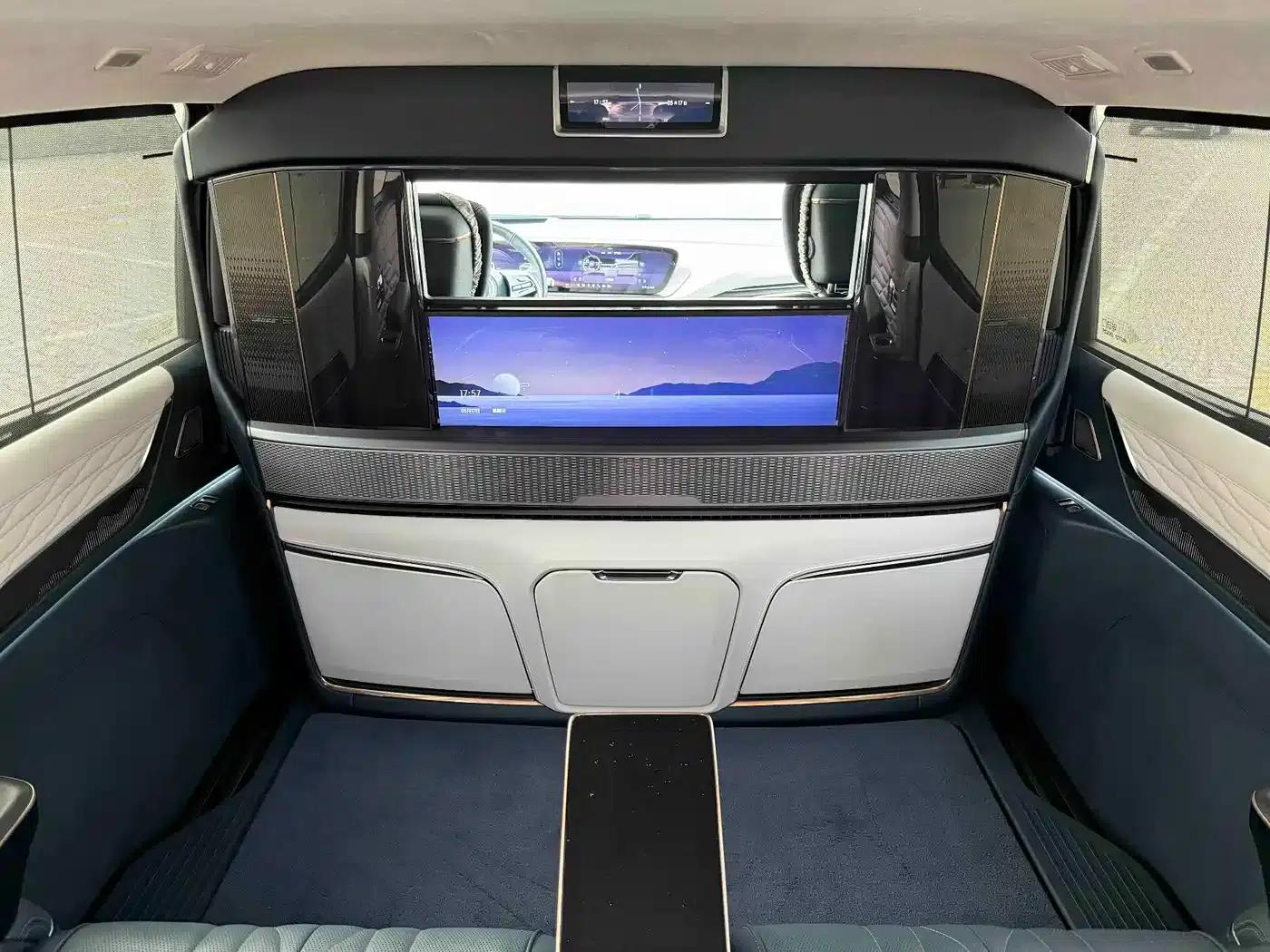 Century 2023 2.0T Four-Seat Private Edition — миниатюра 13