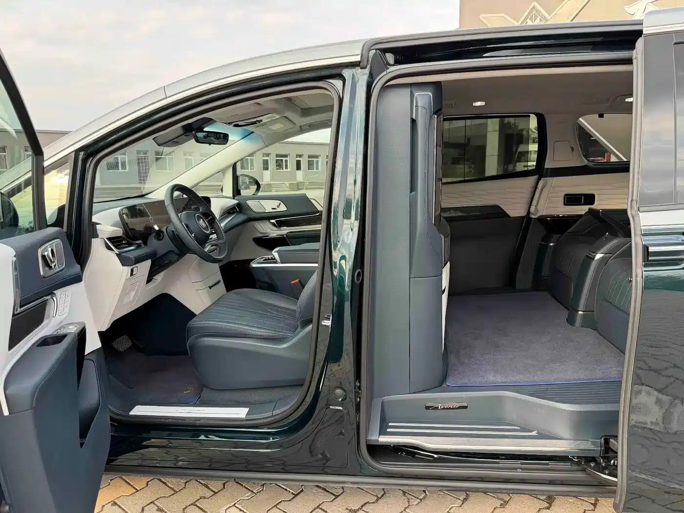 Century 2023 2.0T Four-Seat Private Edition — миниатюра 21