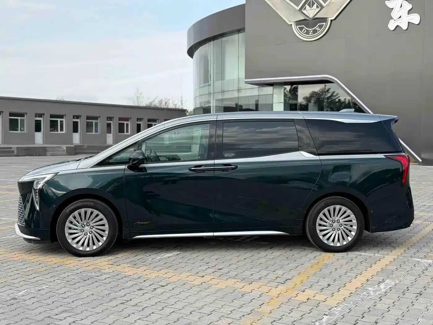 Century 2023 2.0T Four-Seat Private Edition — миниатюра 6