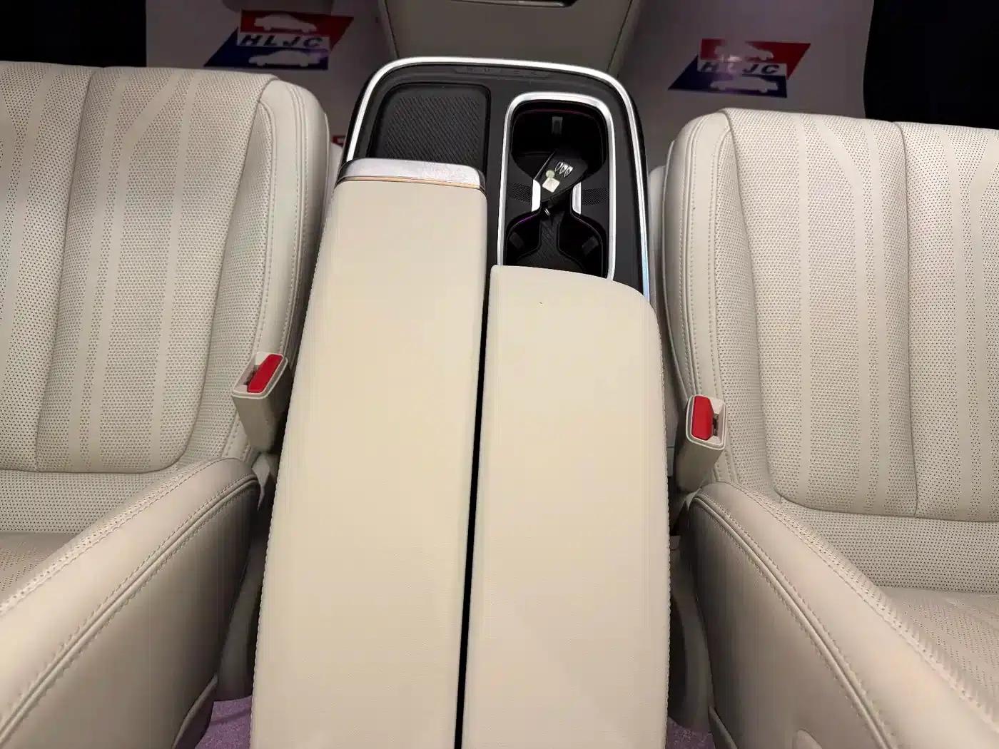 Century 2023 2.0T Six-Seat Luxury Edition — миниатюра 14