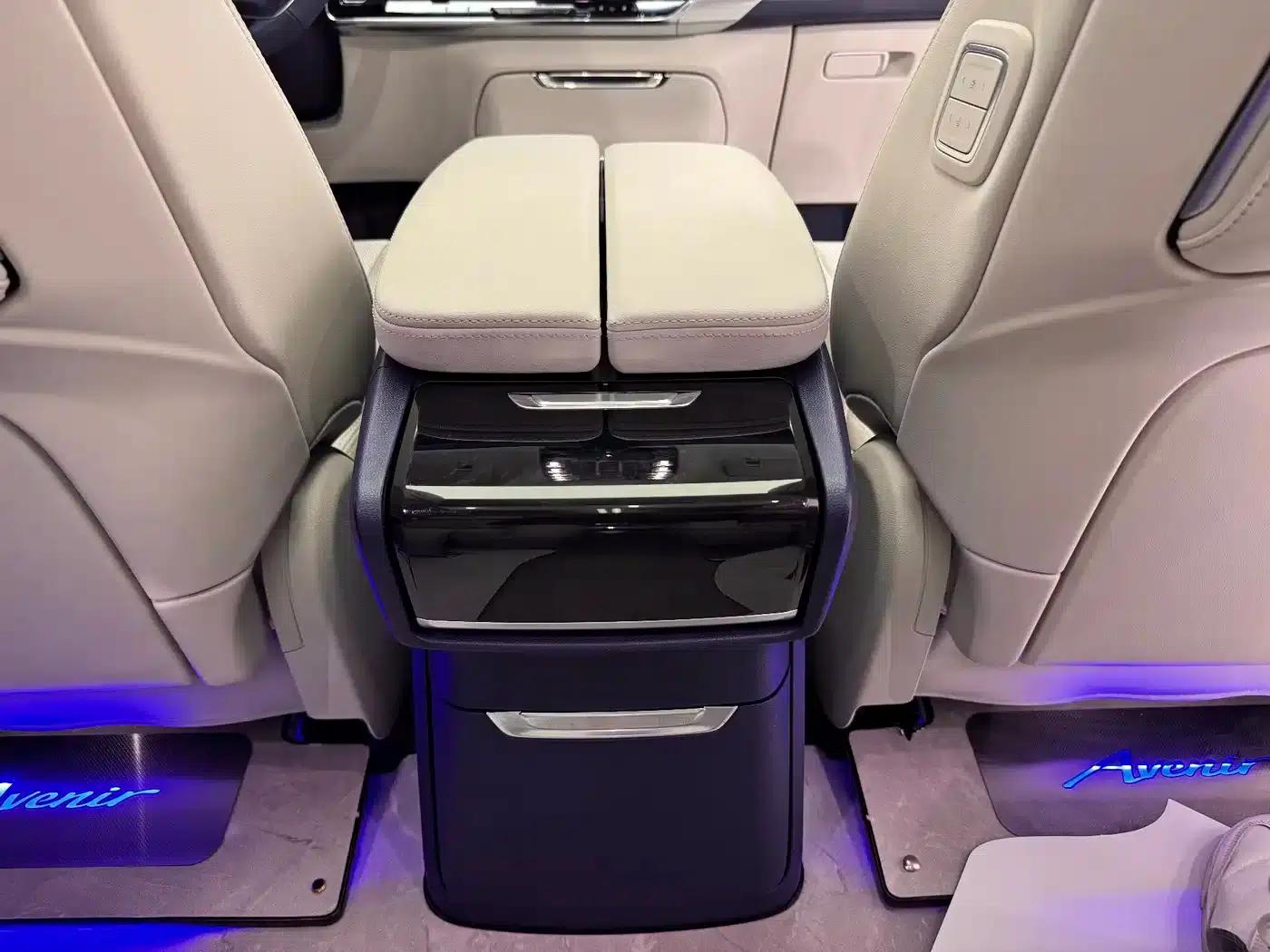 Century 2023 2.0T Six-Seat Luxury Edition — миниатюра 20