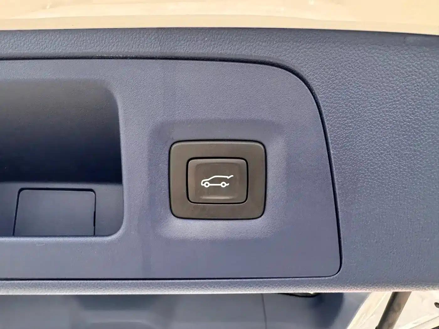 Century 2023 2.0T Six-Seat Luxury Edition — миниатюра 30