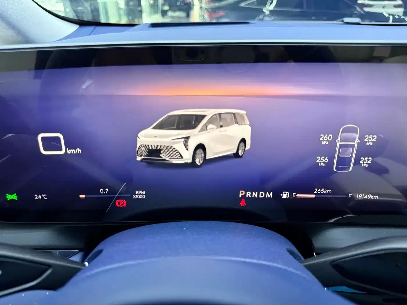 Century 2025 2.0T 7-Seat Luxury Edition — миниатюра 12