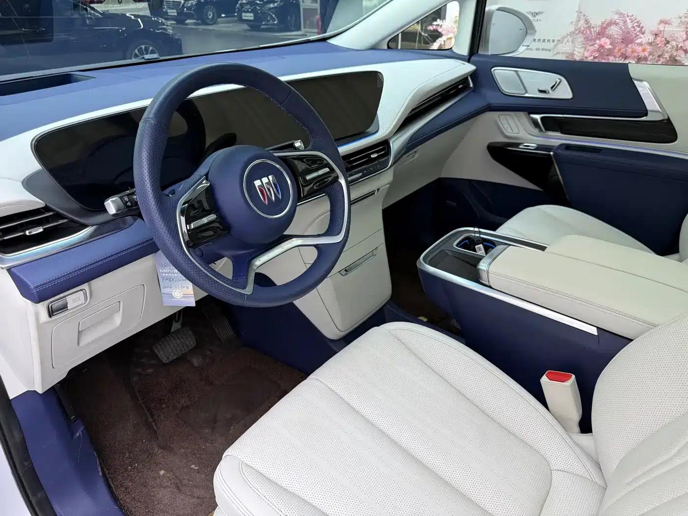 Century 2025 2.0T 7-Seat Luxury Edition — миниатюра 13