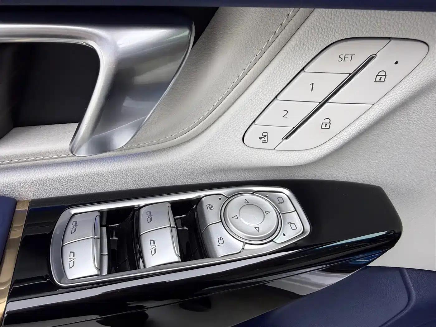 Century 2025 2.0T 7-Seat Luxury Edition — миниатюра 18