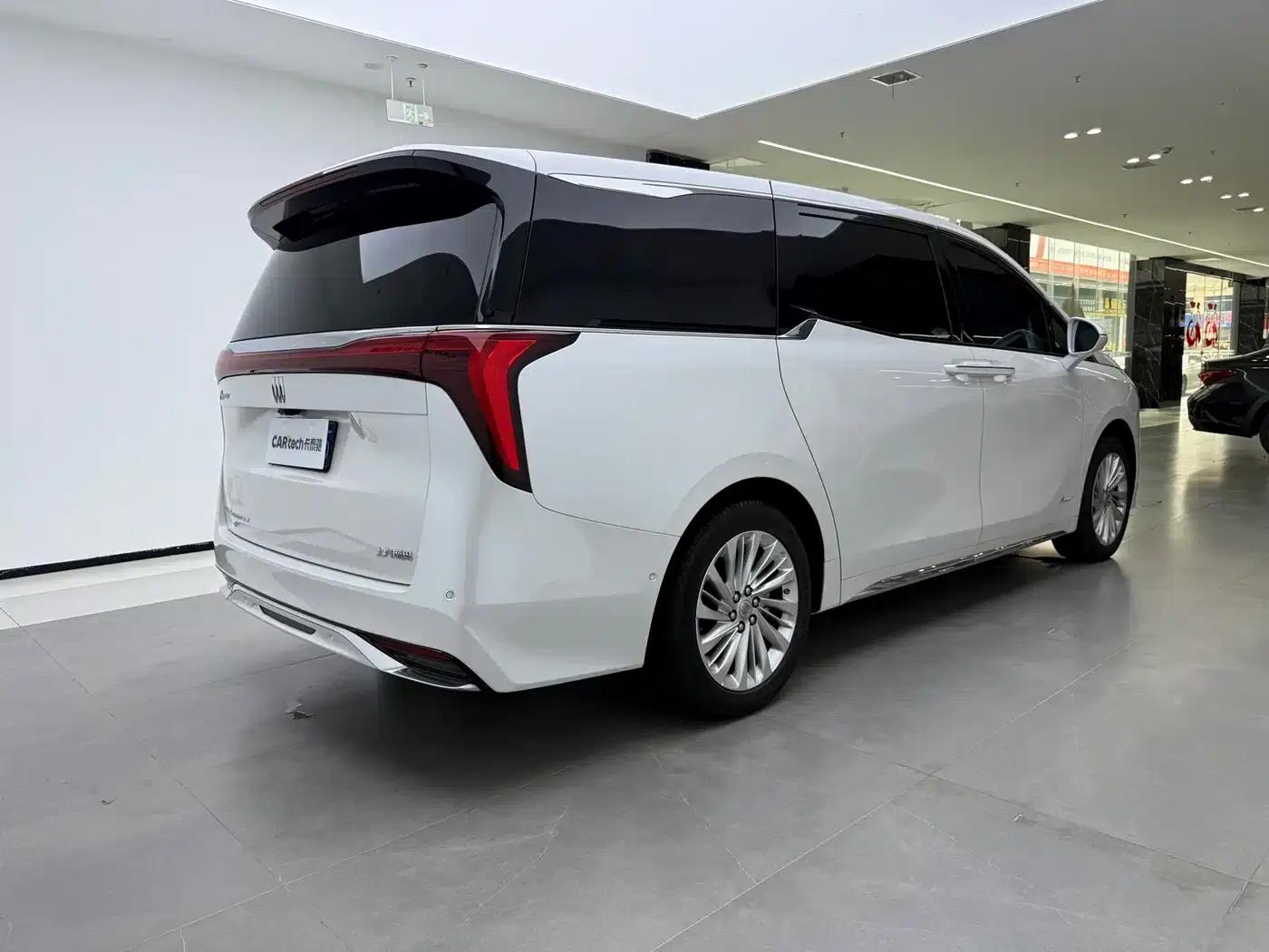 Century 2025 2.0T 7-Seat Luxury Edition — миниатюра 3