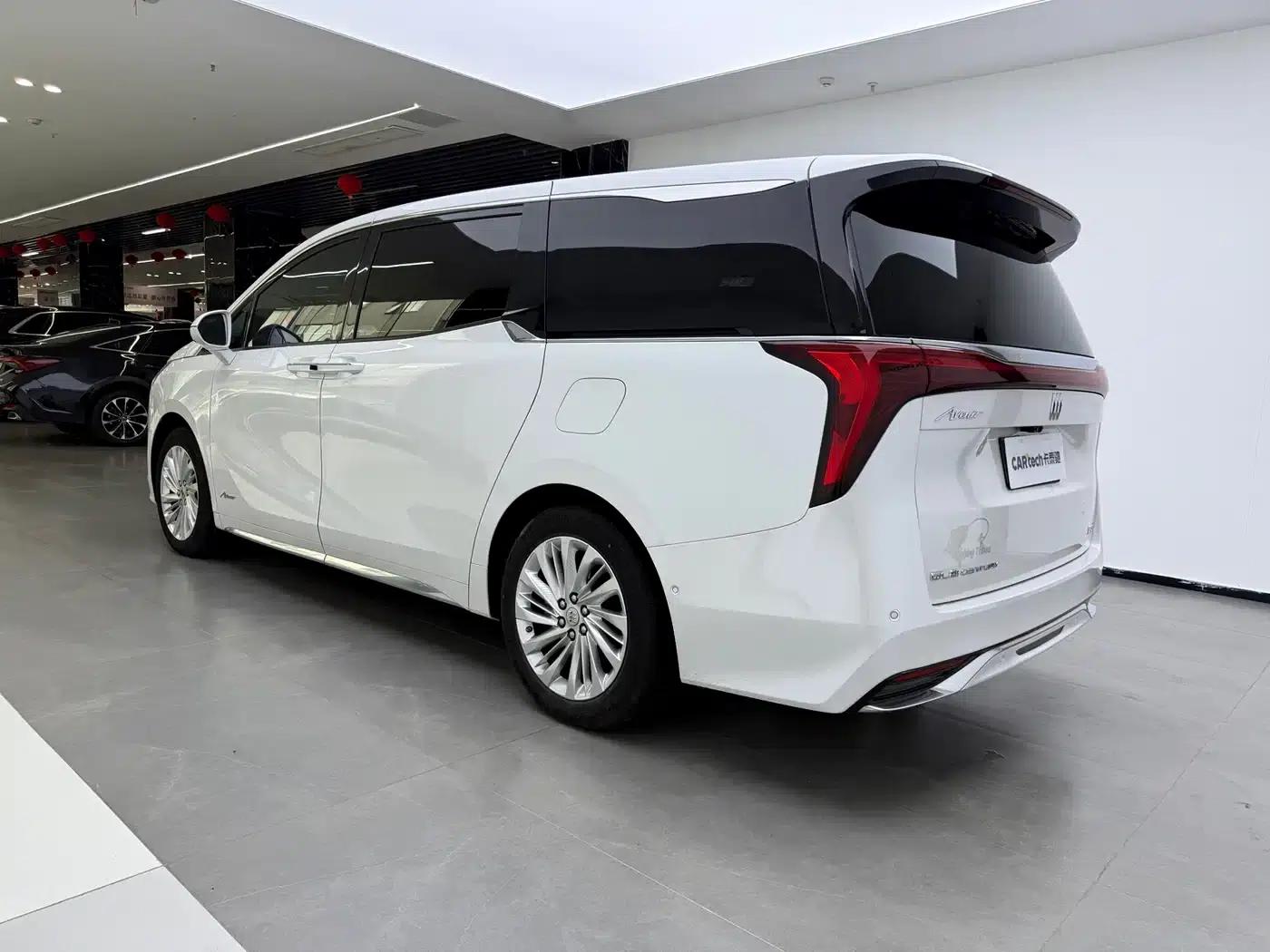 Century 2025 2.0T 7-Seat Luxury Edition — миниатюра 4