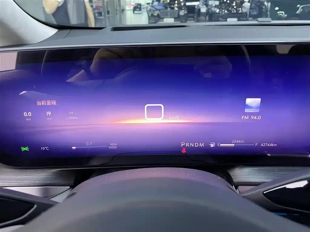 Century 2023 2.0T 7-Seat Luxury Edition — миниатюра 8