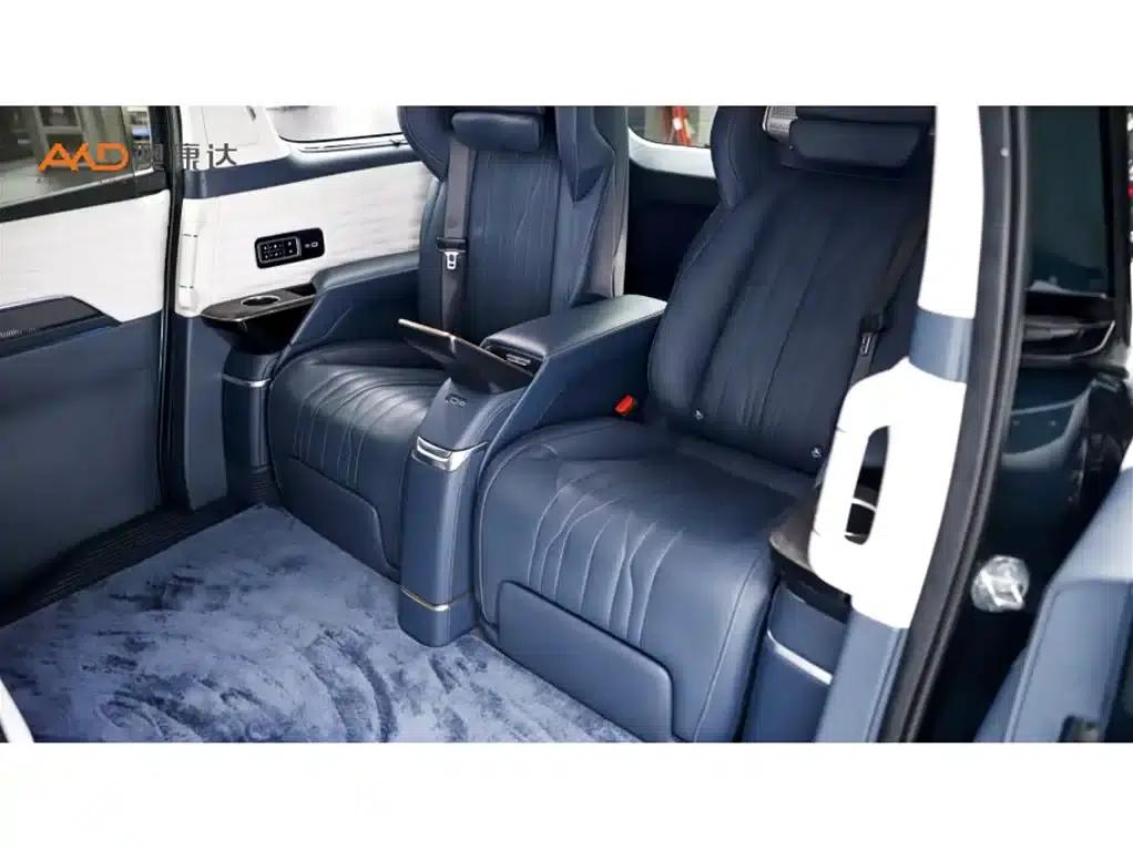Century 2023 2.0T Four-Seat Private Edition — миниатюра 7
