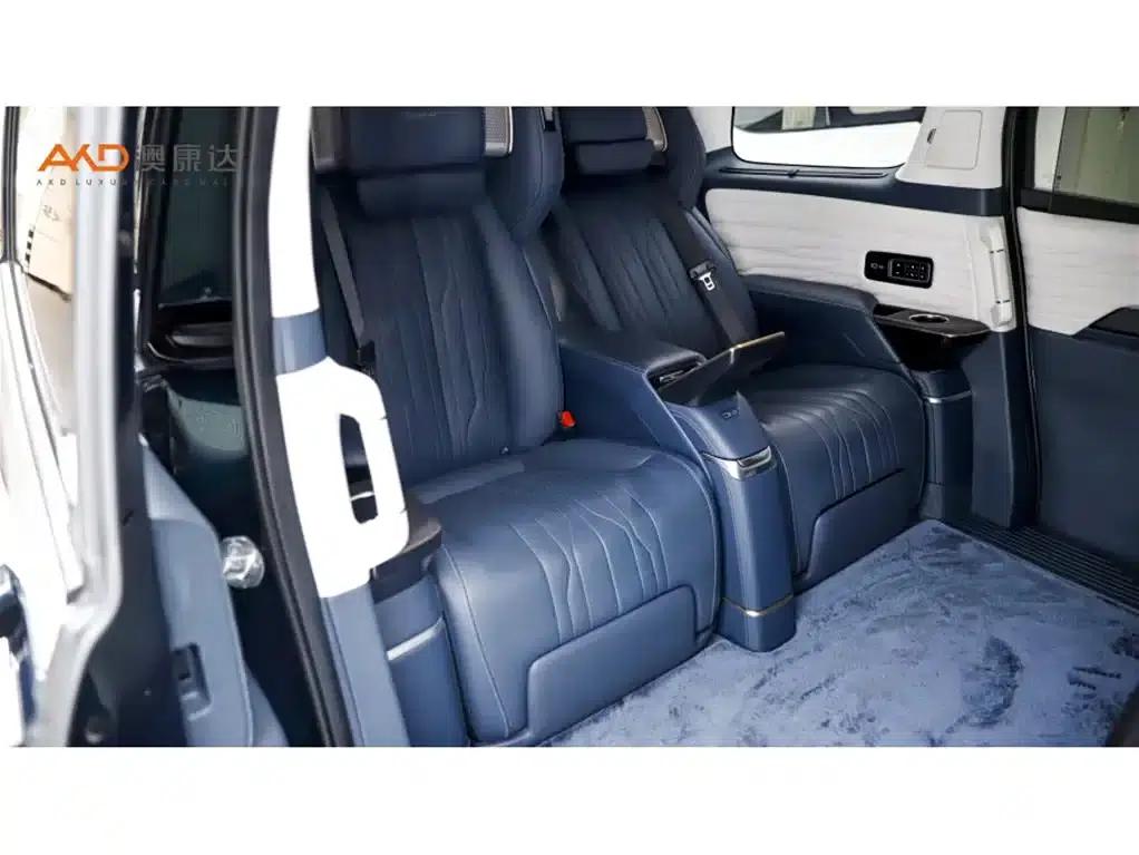 Century 2023 2.0T Four-Seat Private Edition — миниатюра 8