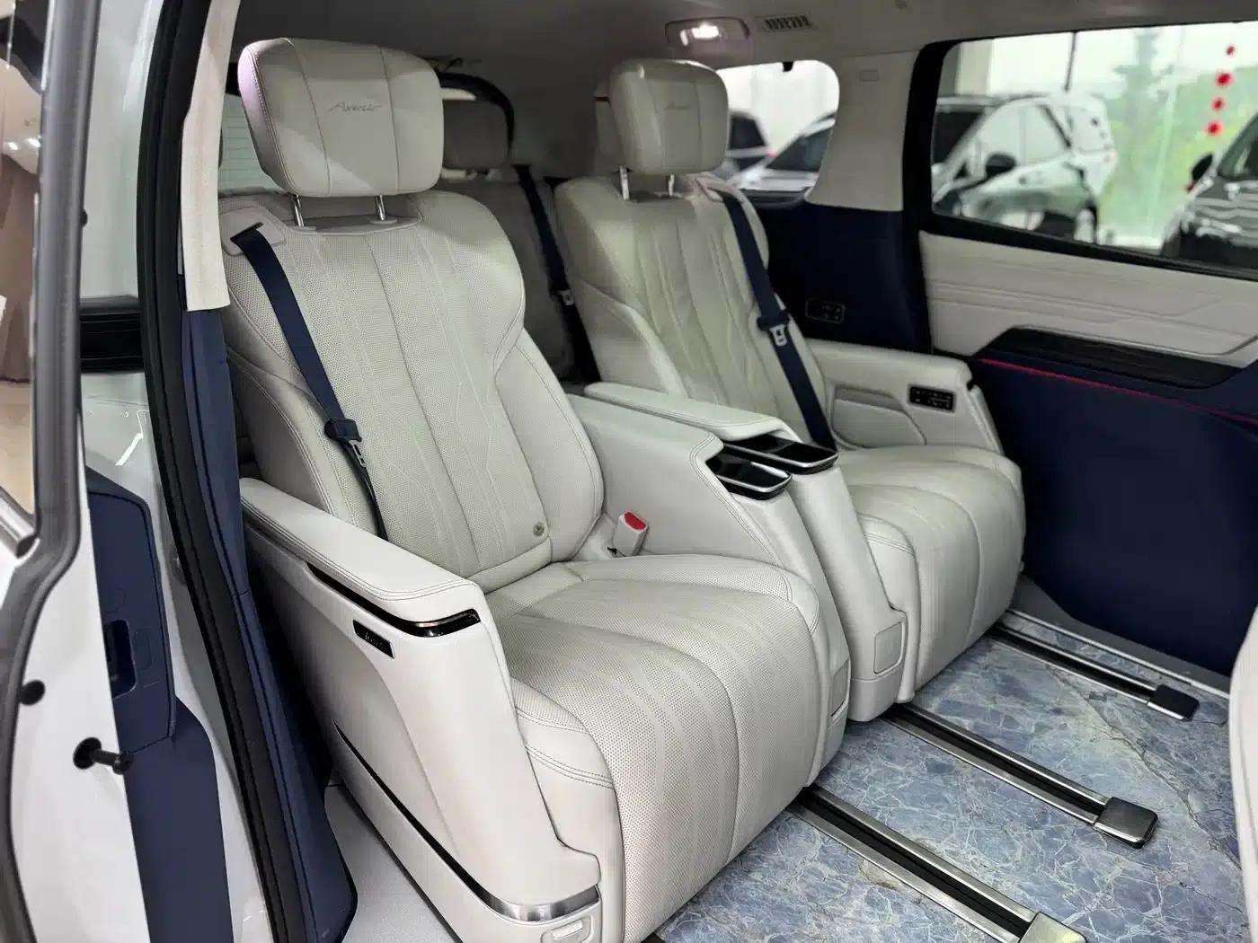 Century 2023 2.0T 7-Seat Luxury Edition — миниатюра 12