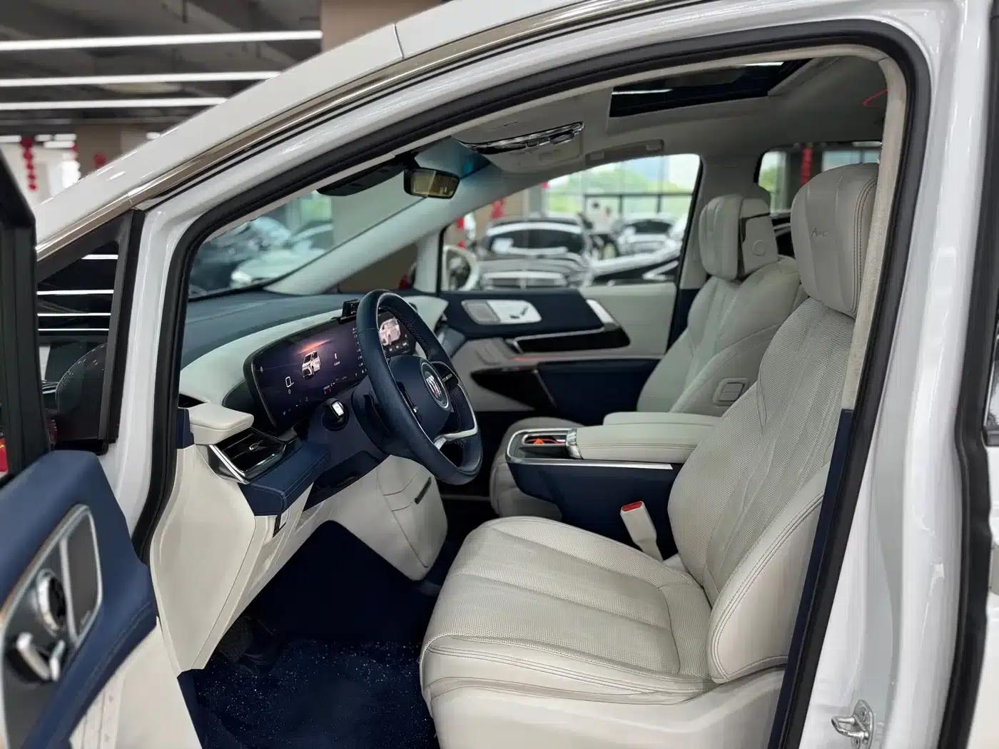 Century 2023 2.0T 7-Seat Luxury Edition — миниатюра 6