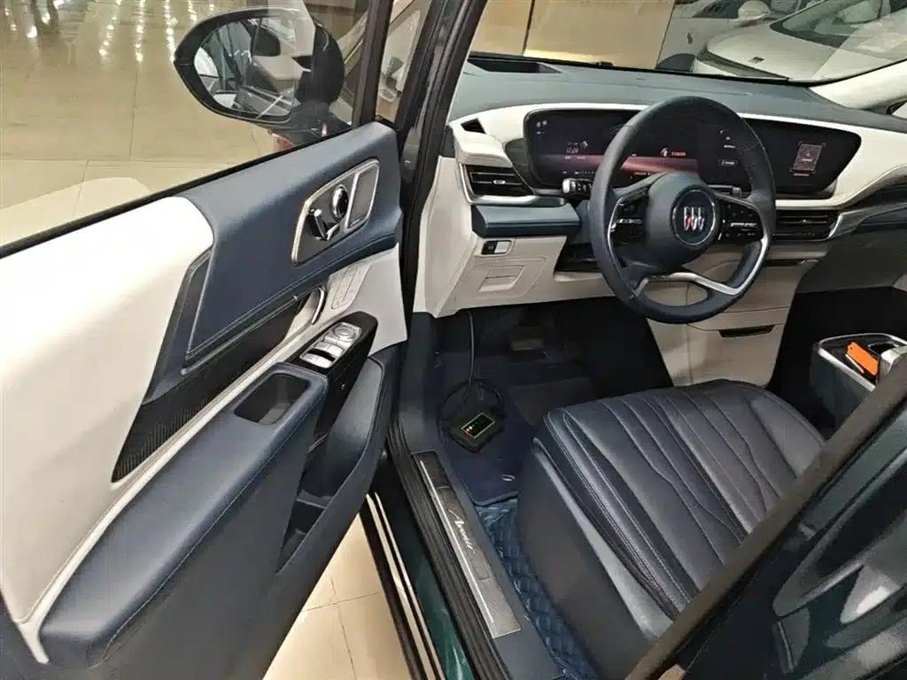 Century 2023 2.0T Four-Seat Private Edition — миниатюра 16