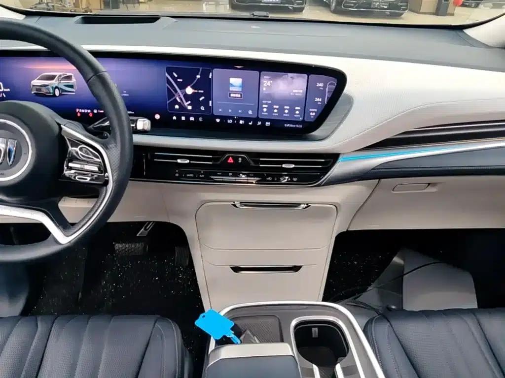 Century 2023 2.0T Four-Seat Private Edition — миниатюра 13