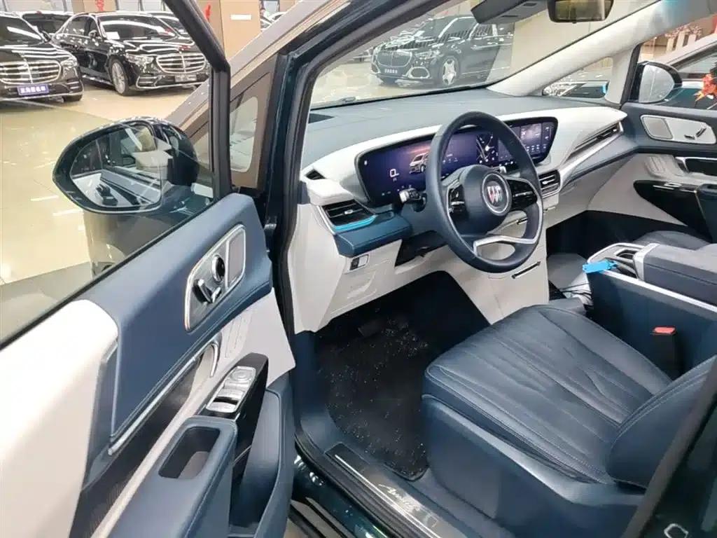Century 2023 2.0T Four-Seat Private Edition — миниатюра 16