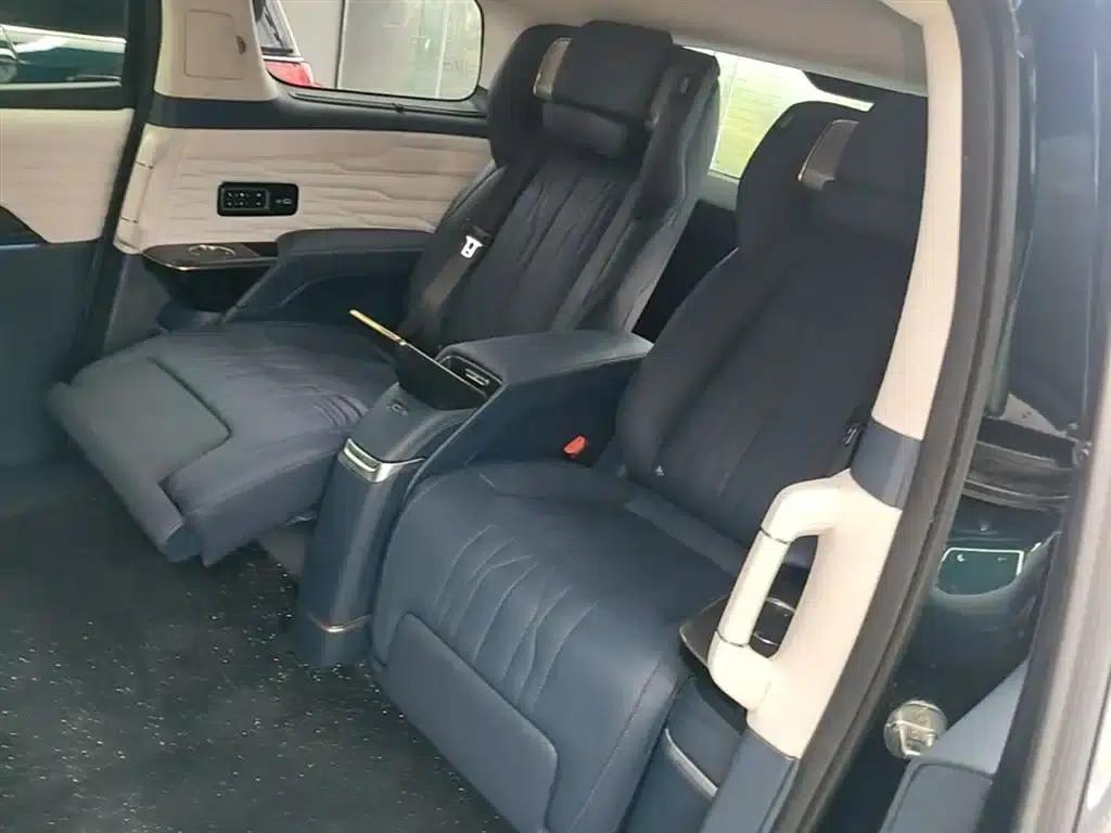 Century 2023 2.0T Four-Seat Private Edition — миниатюра 17