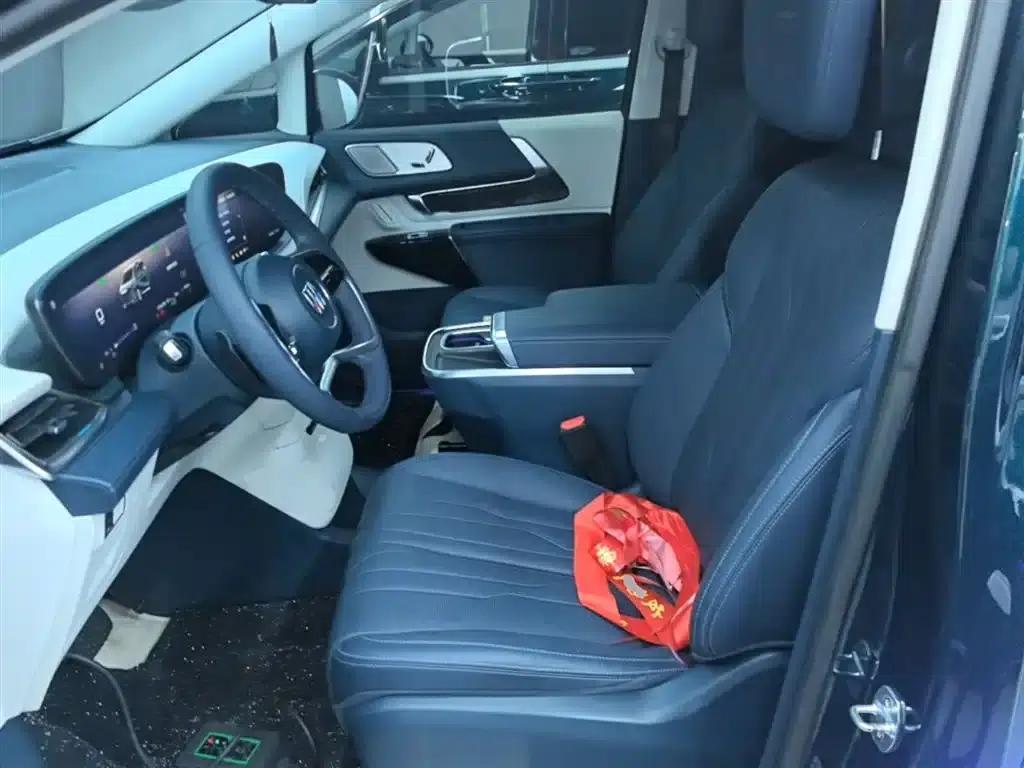 Century 2023 2.0T Four-Seat Private Edition — миниатюра 14