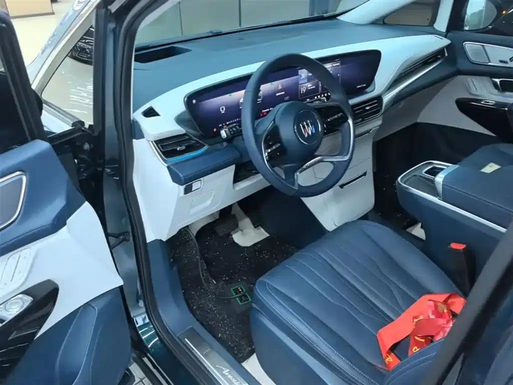 Century 2023 2.0T Four-Seat Private Edition — миниатюра 15