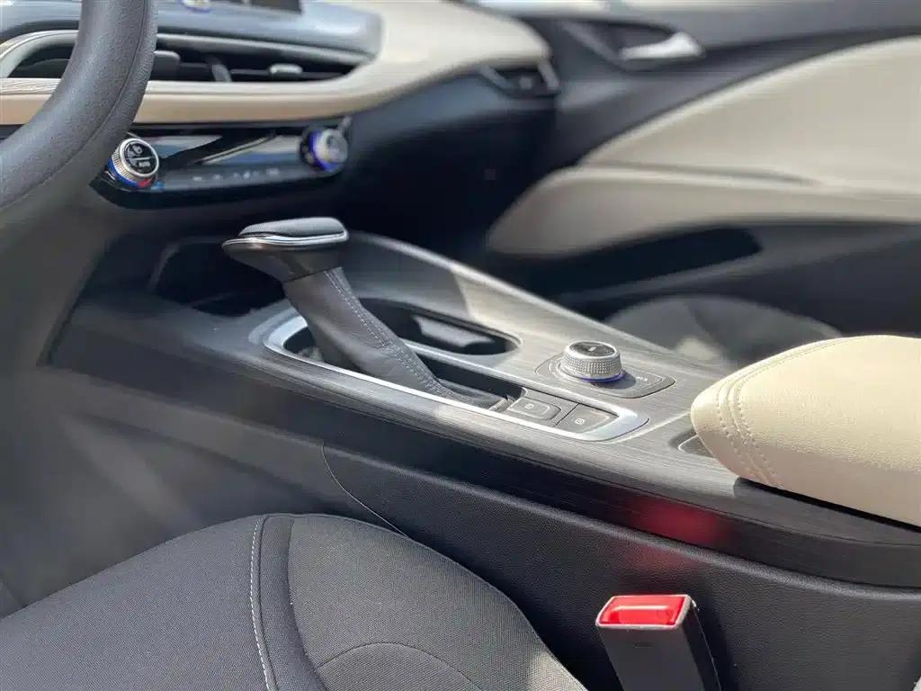 Buick Velite 6 2022 Plug-in Hybrid Connected Sharing Model — миниатюра 13