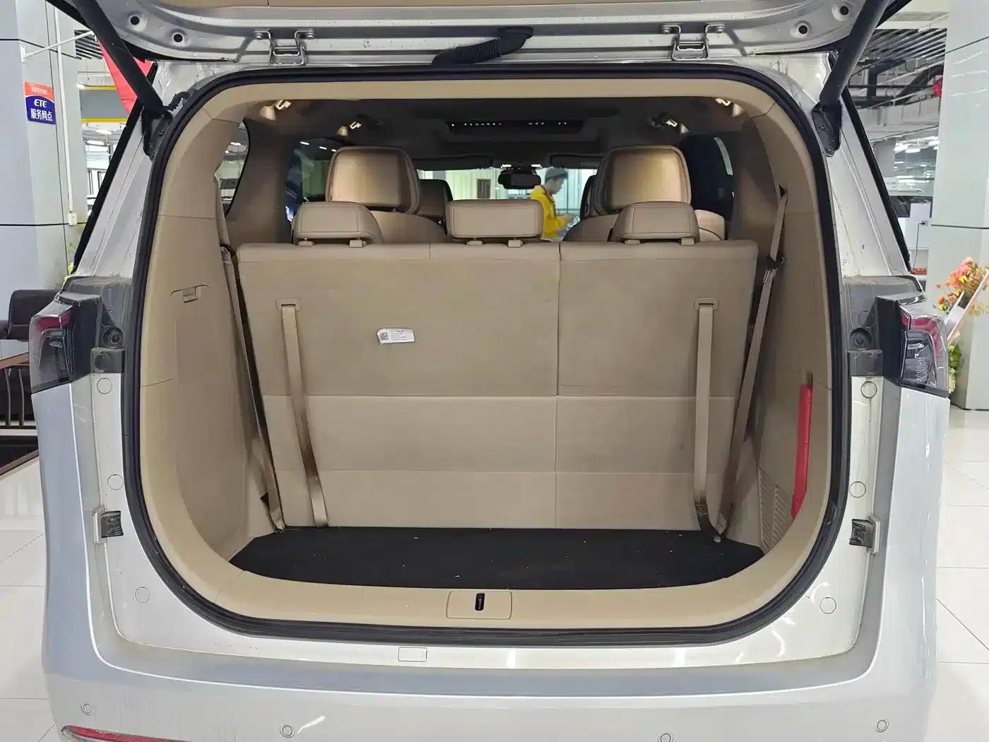 Buick GL8 PHEV 2025 Land Cruiser Premium Edition — миниатюра 16
