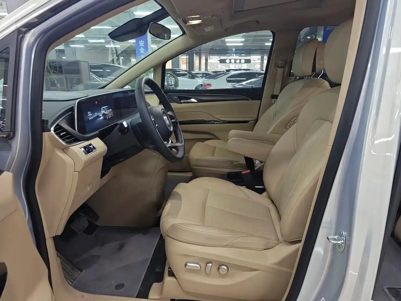 Buick GL8 PHEV 2025 Land Cruiser Premium Edition — миниатюра 5