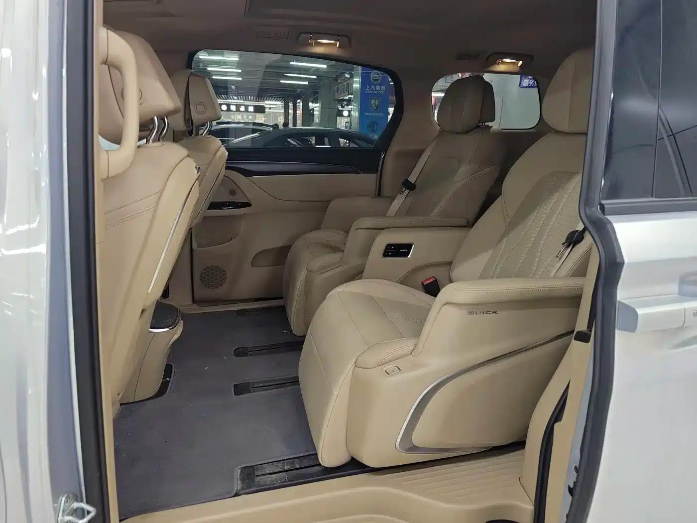 Buick GL8 PHEV 2025 Land Cruiser Premium Edition — миниатюра 6
