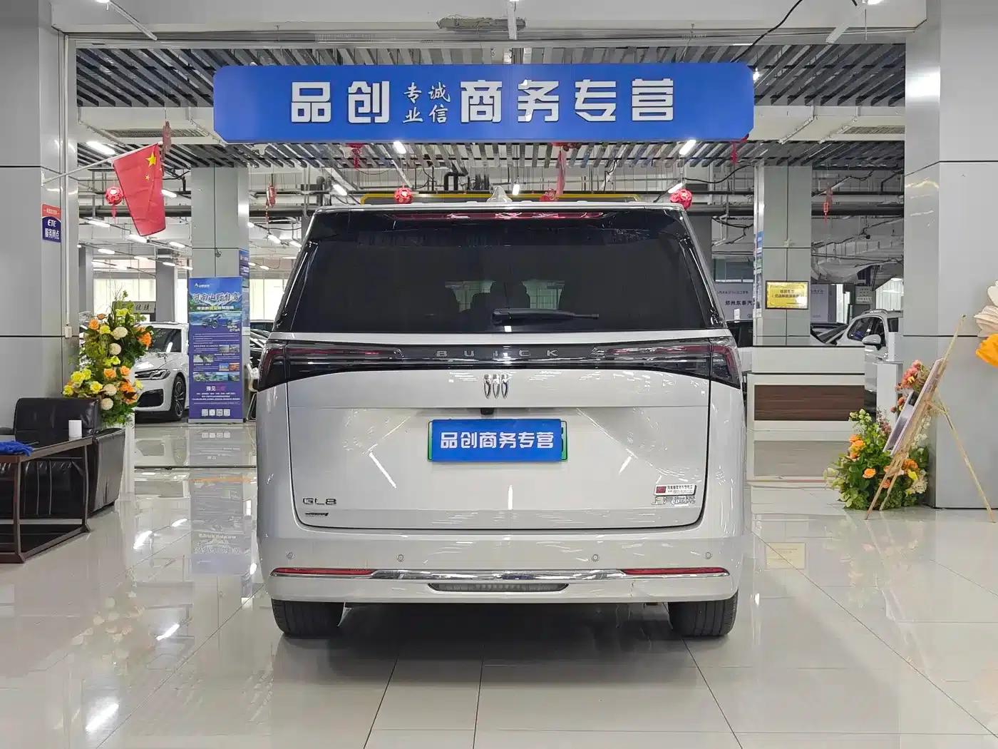 Buick GL8 PHEV 2025 Land Cruiser Premium Edition — миниатюра 8