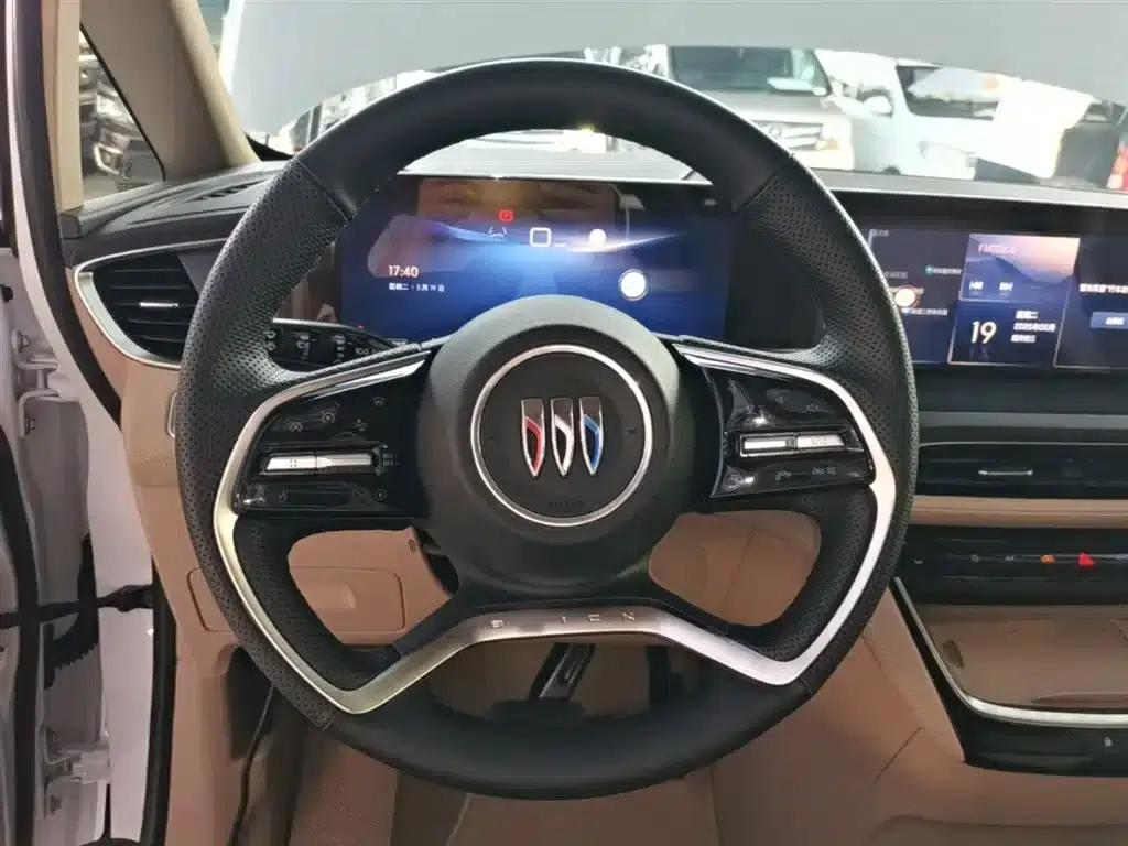 Buick GL8 PHEV 2025 Land Cruiser Premium Edition — миниатюра 11