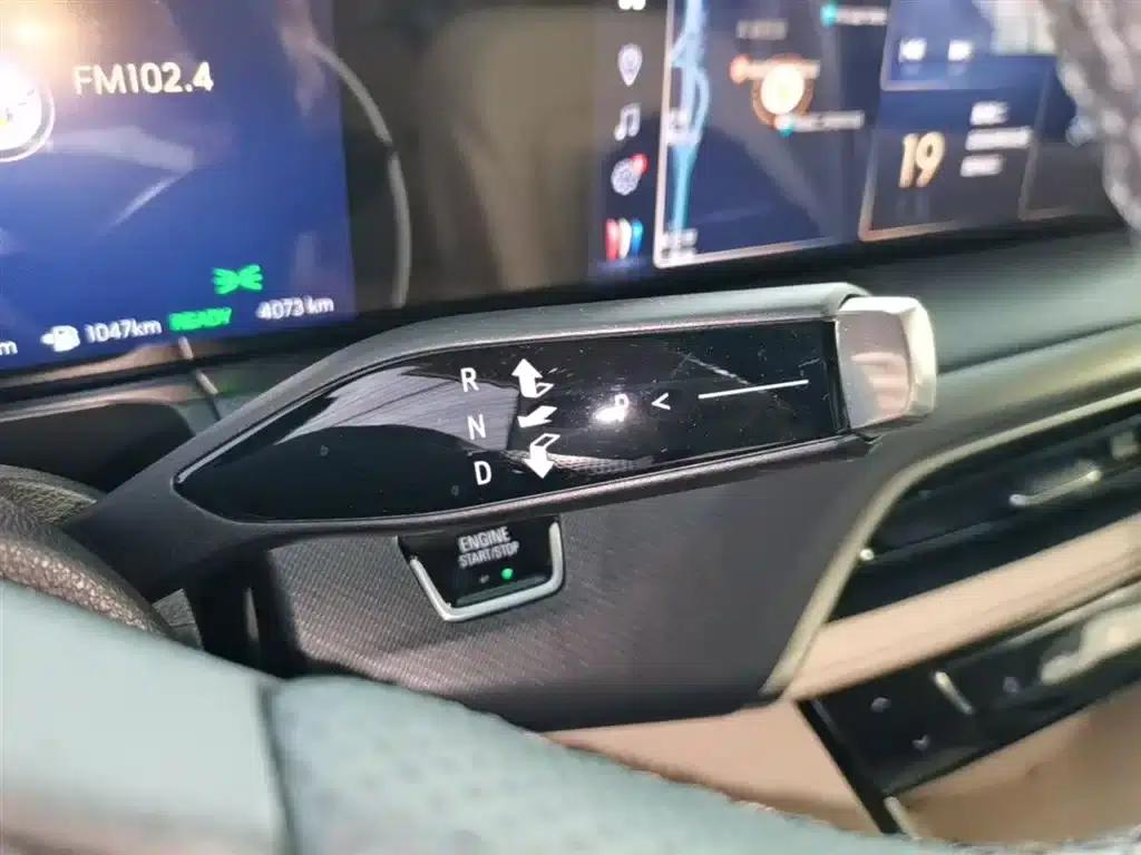 Buick GL8 PHEV 2025 Land Cruiser Premium Edition — миниатюра 14