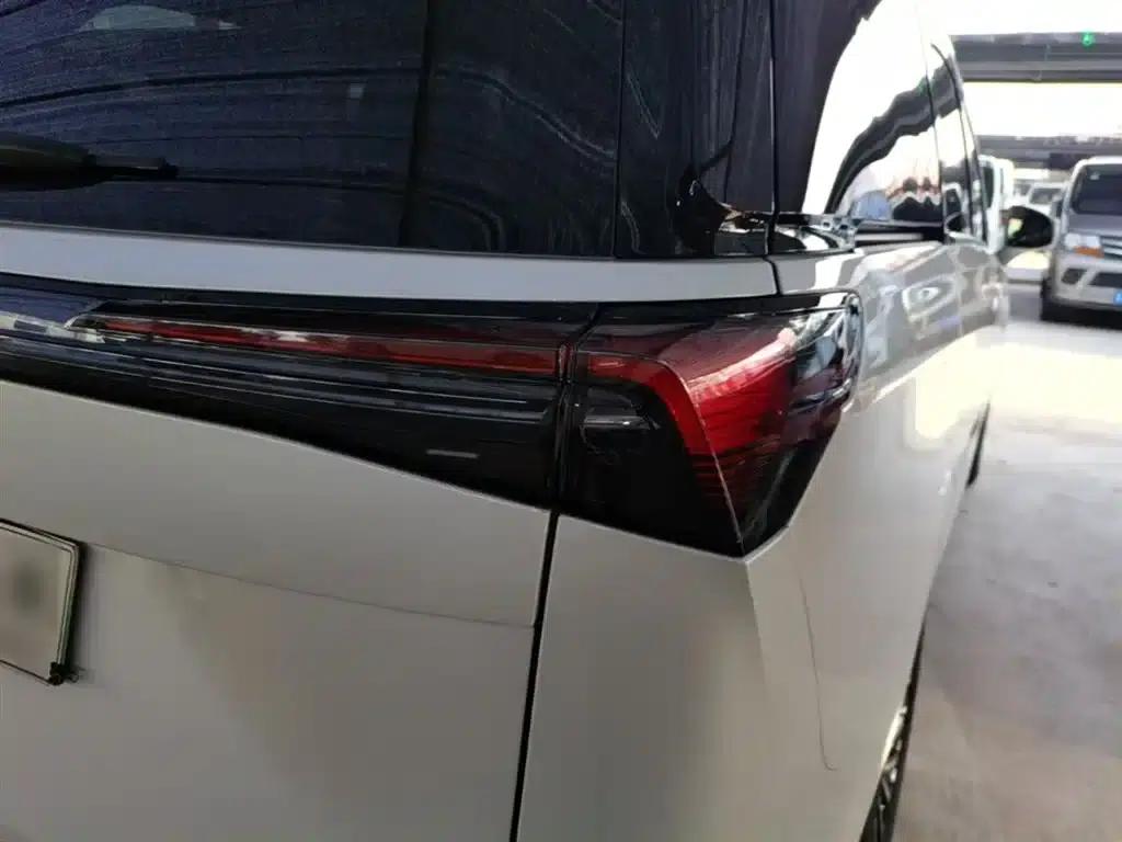 Buick GL8 PHEV 2025 Land Cruiser Premium Edition — миниатюра 8