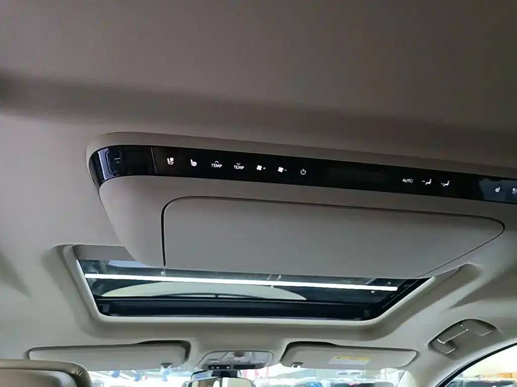 Buick GL8 PHEV 2025 Land Cruiser Premium Edition — миниатюра 18