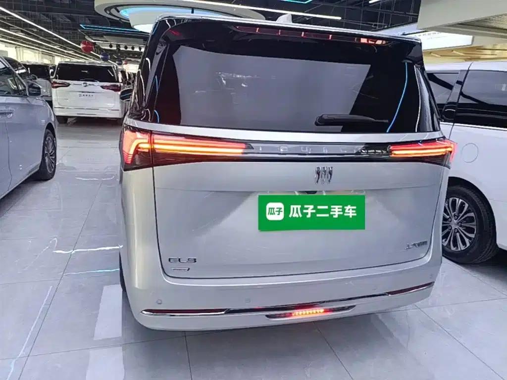 Buick GL8 PHEV 2025 Land Cruiser Premium Edition — миниатюра 6