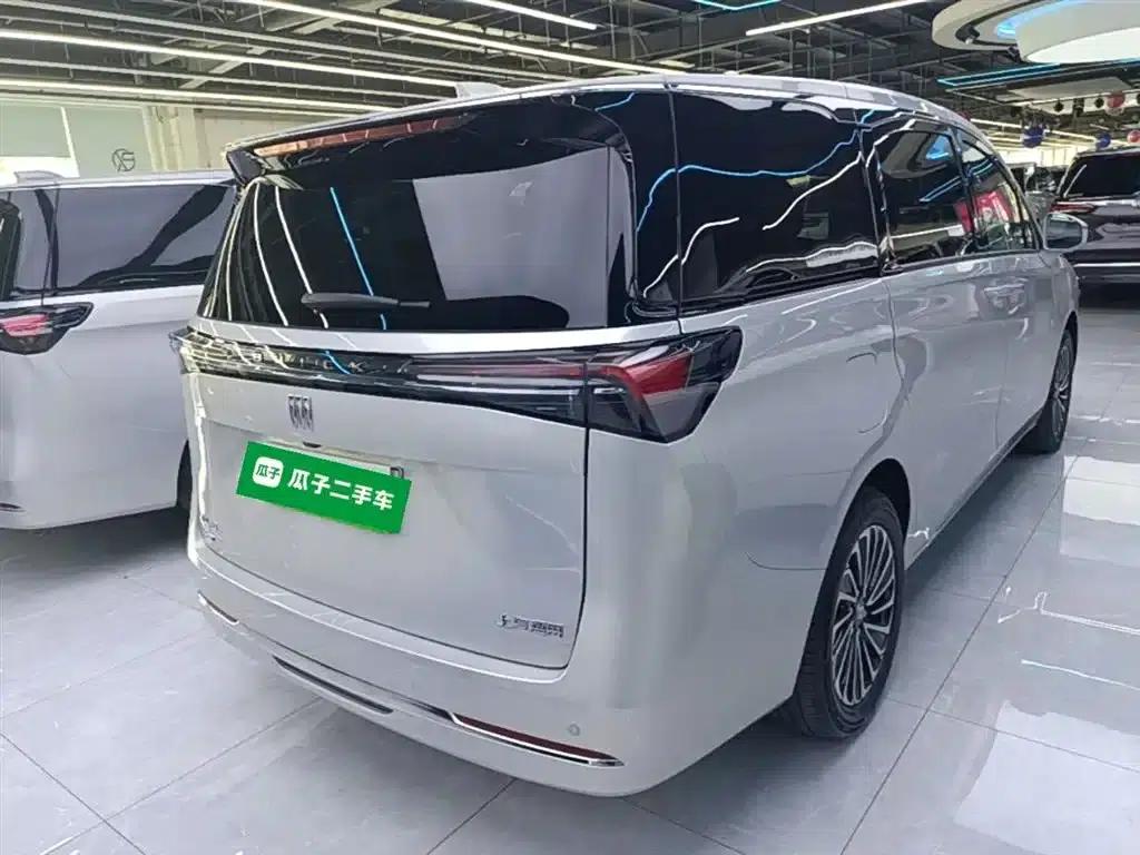 Buick GL8 PHEV 2025 Land Cruiser Premium Edition — миниатюра 7
