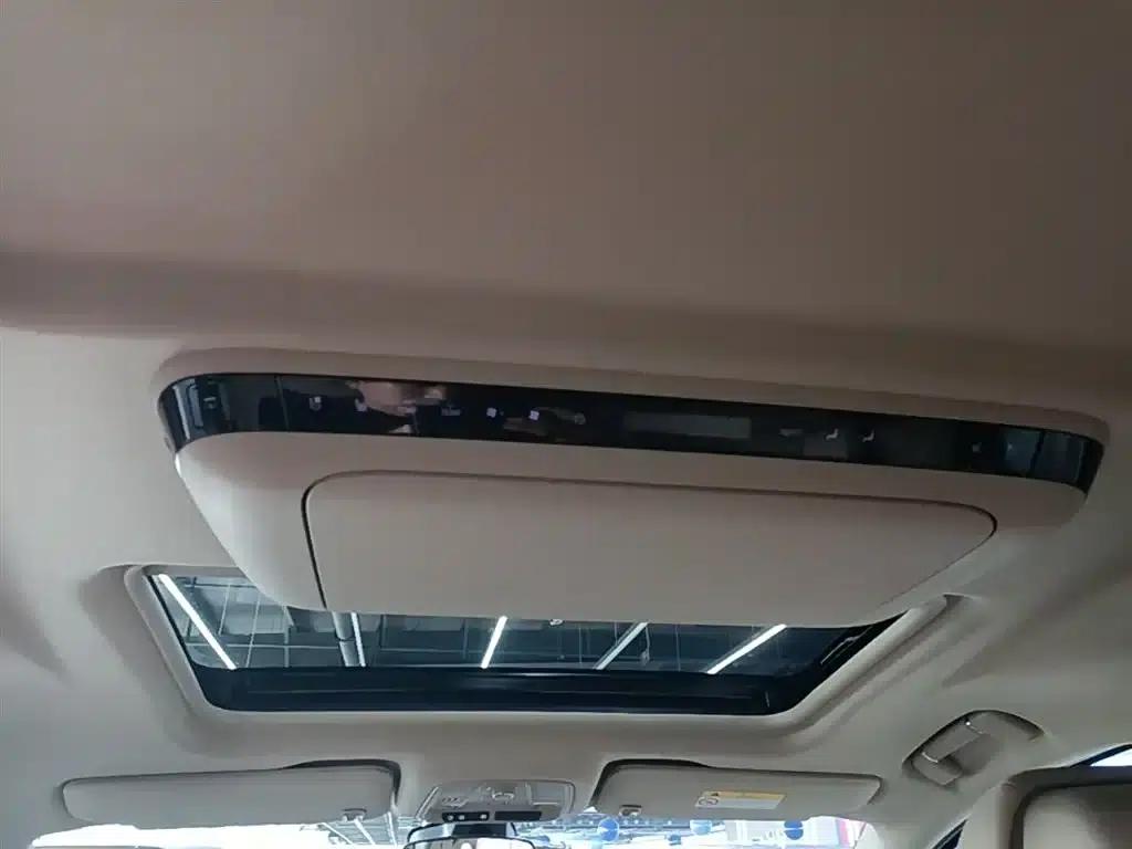 Buick GL8 PHEV 2025 Land Cruiser Premium Edition — миниатюра 18