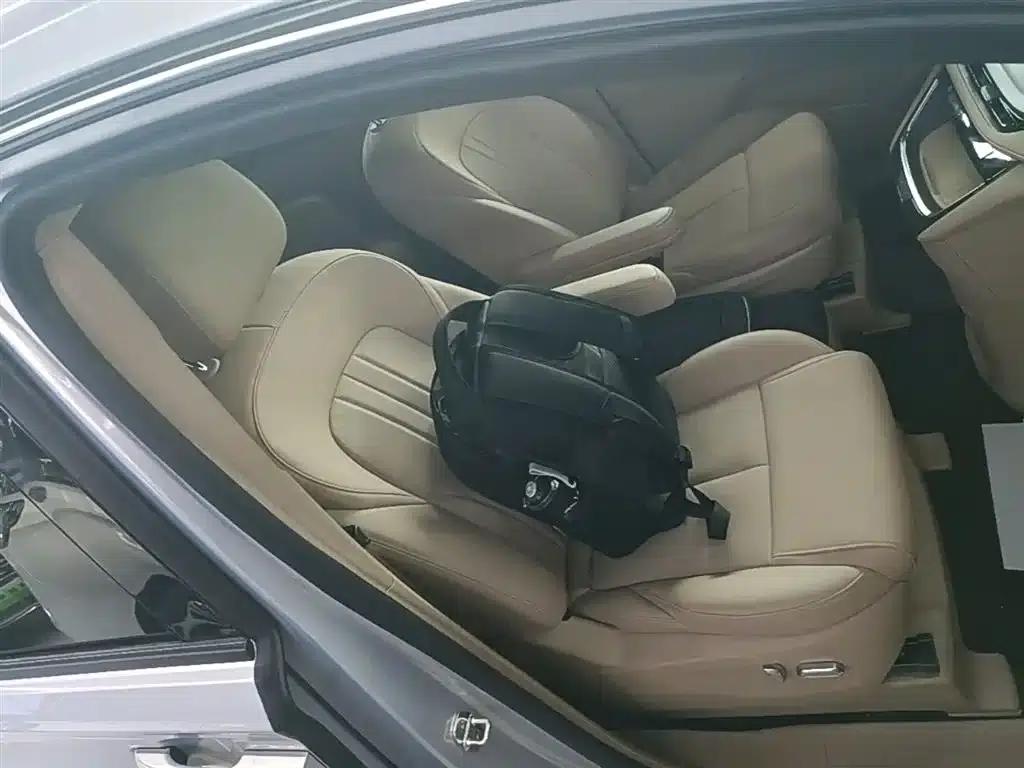 Buick GL8 PHEV 2025 Land Cruiser Premium Edition — миниатюра 25
