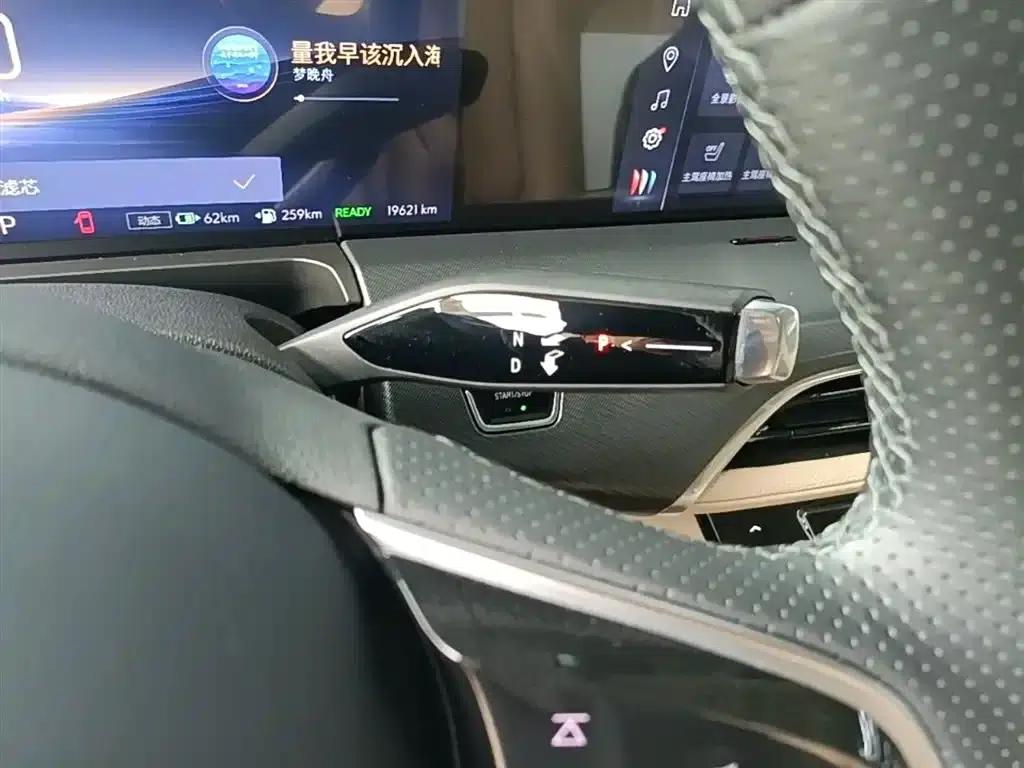 Buick GL8 PHEV 2025 Land Cruiser Premium Edition — миниатюра 14