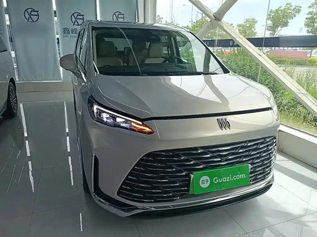 Buick GL8 PHEV 2025 Land Cruiser Premium Edition — миниатюра 3